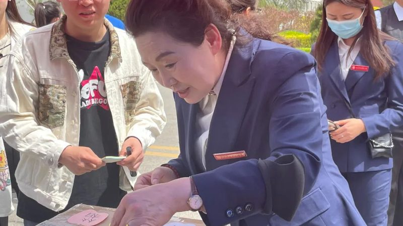服装直播代运营公司收费揭秘：揭秘背后的逻辑与策略
